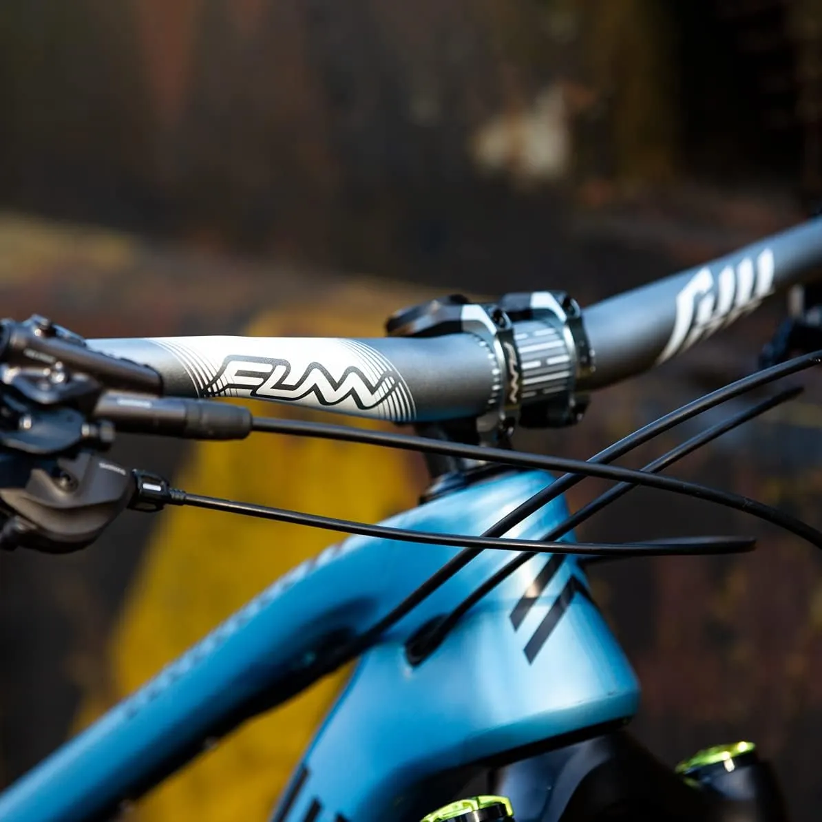 Funn Full On Mountain Bike Handlebar with Bar Clamp 31.8mm and Width 785mm, Tough and Lightweight Alloy Riser Handlebar for MTB, BMX and Road Bike, Rise 30mm MTB Handlebar (Black)